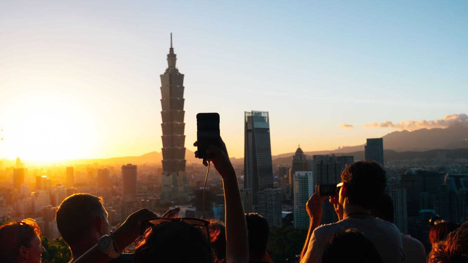 Chauffeur Service Taipei | Taoyuan & Songshan Airport Cars