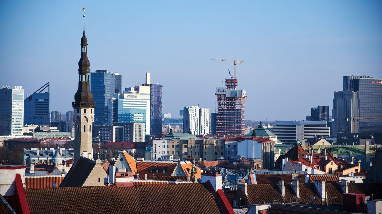 Chauffeur Service Tallinn | TLL Airport & Ferry Transfers