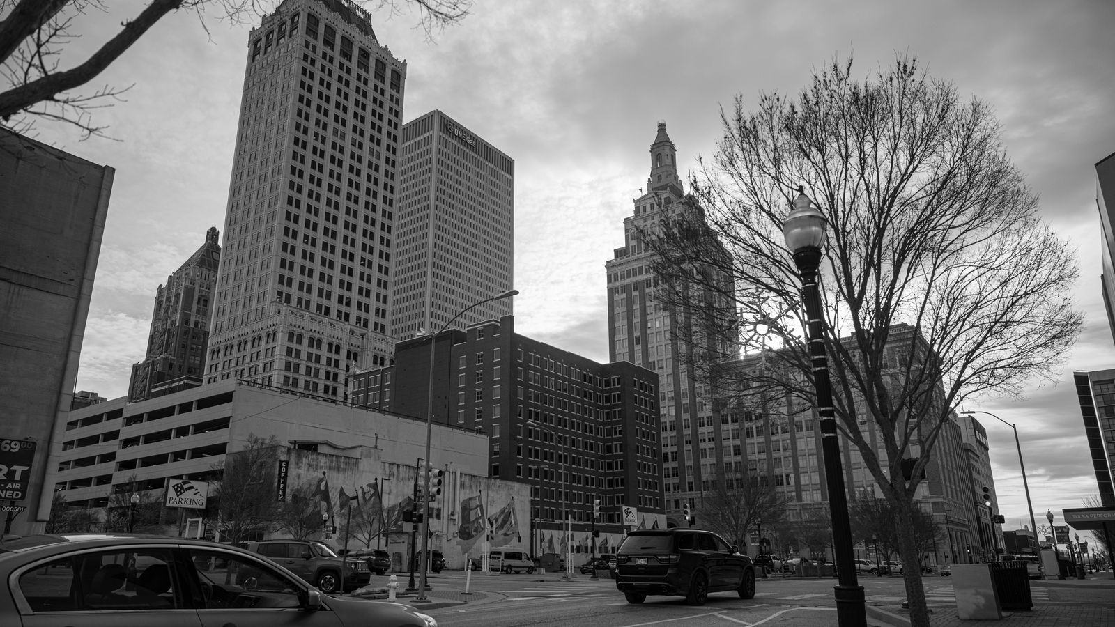 Chauffeur service in Tulsa: TUL airport transfers, black cars and turnpike runs