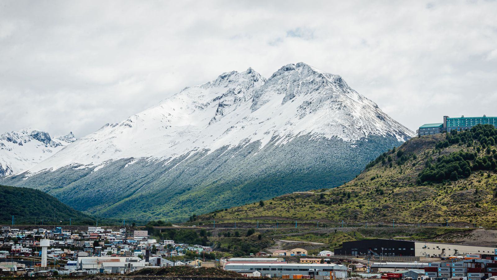 Chauffeur Service Ushuaia | Antarctic Cruise Port & USH Cars