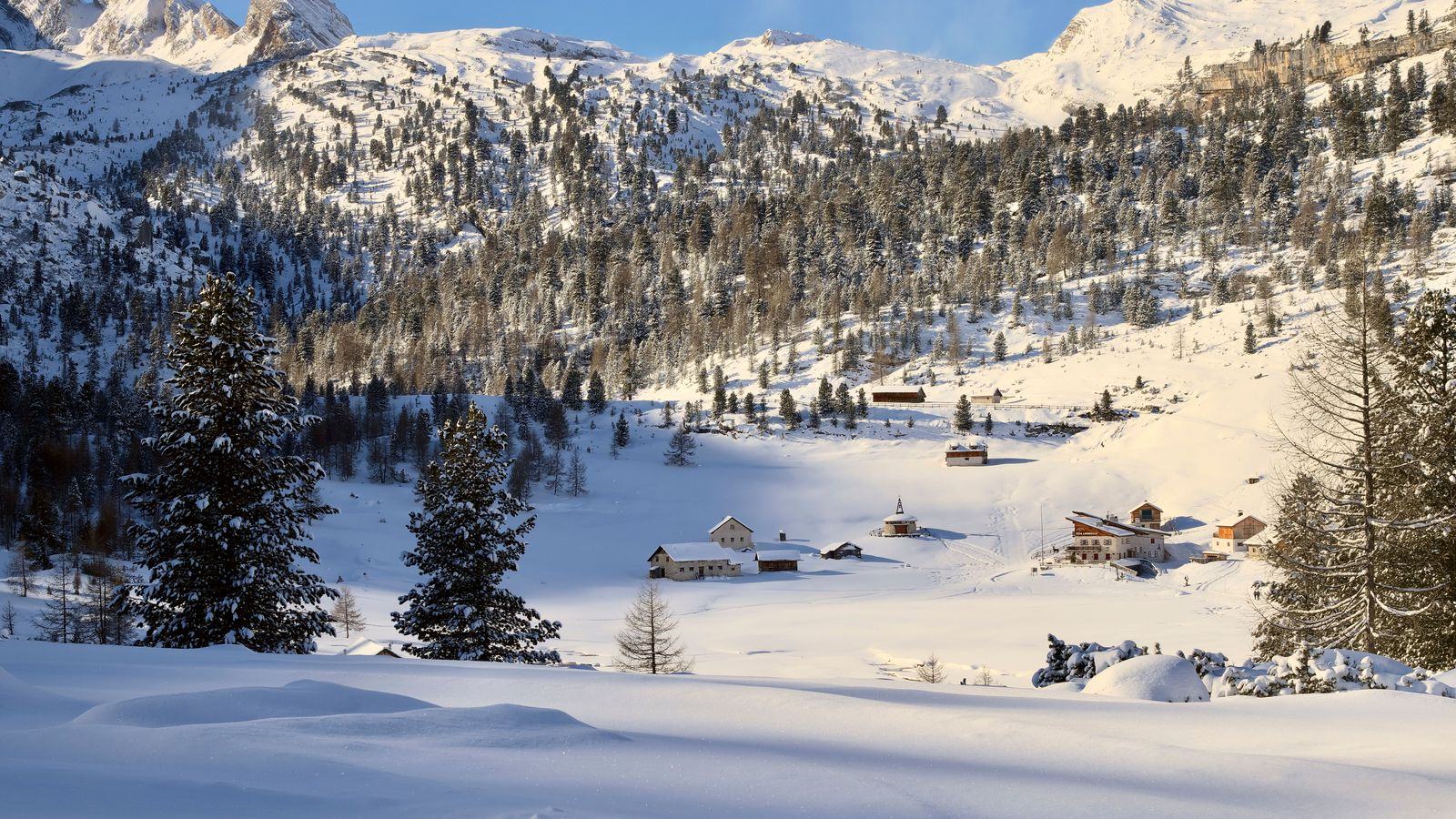 Chauffeur service in Val d'Isere: ski transfers from Geneva, Chambery and Lyon