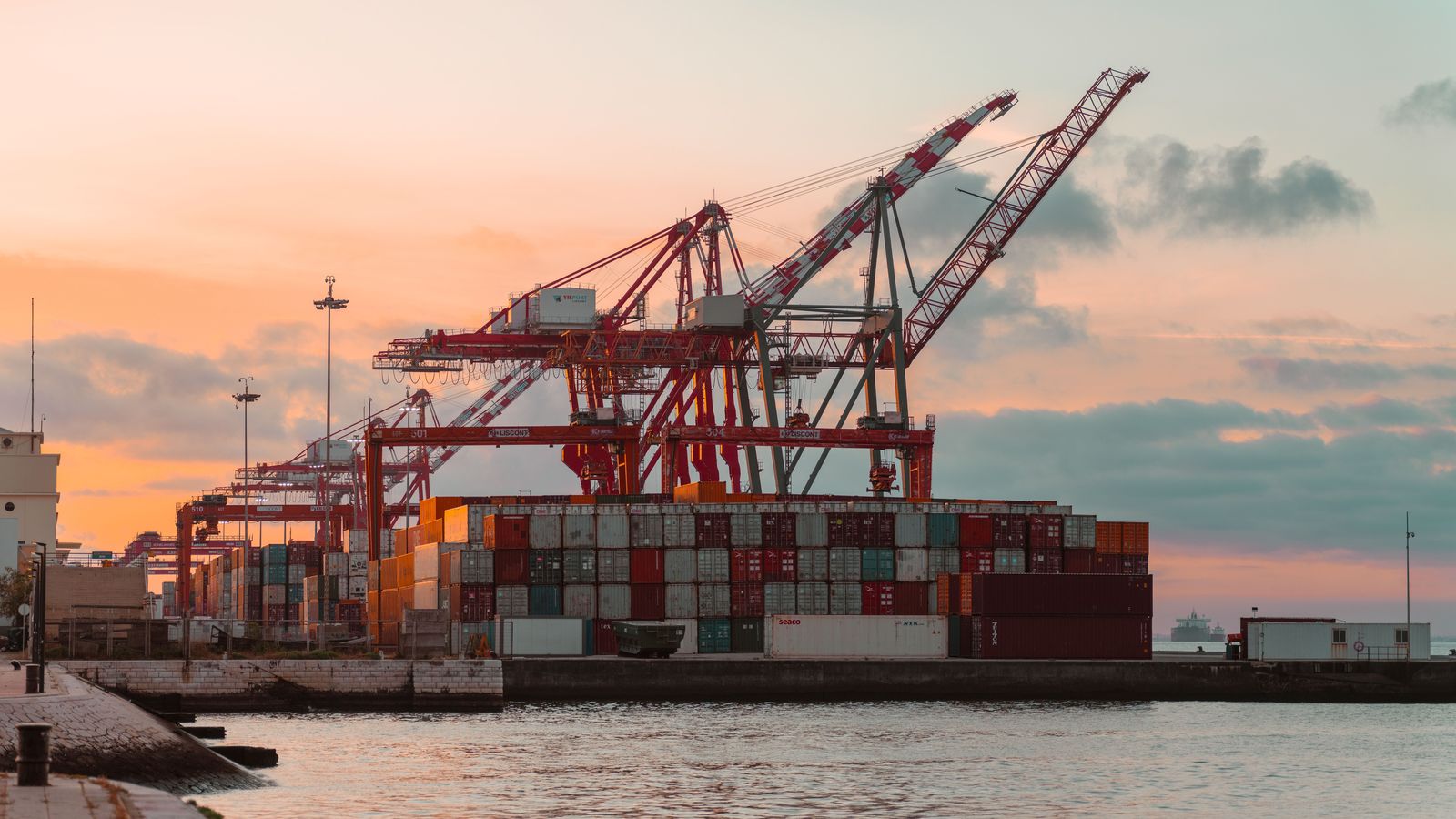 Shipping & crew change logistics