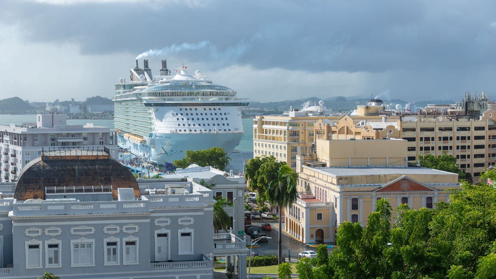 San Juan cruise port transfers: car service for Old San Juan and Pan American piers
