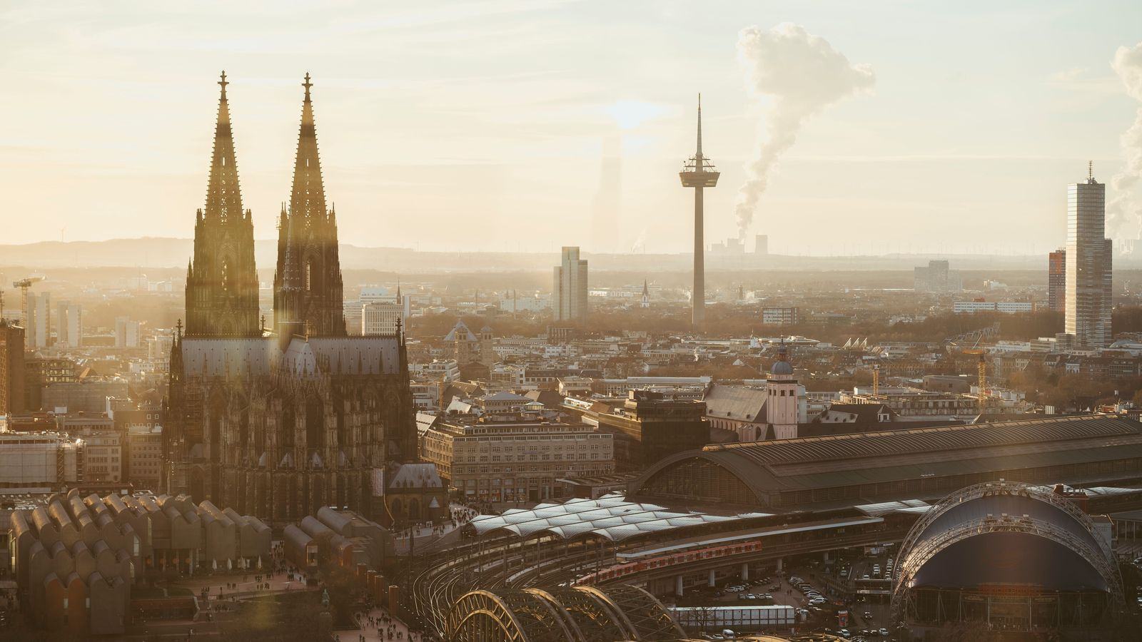 Cologne Hauptbahnhof Chauffeur | Car Service to CGN & DUS
