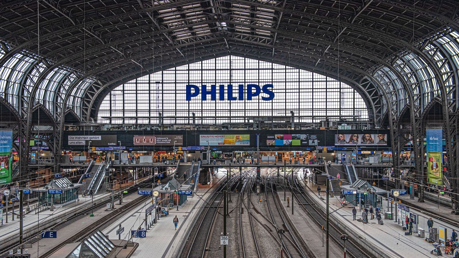Hamburg Hauptbahnhof Chauffeur | Car Service to HAM & Port