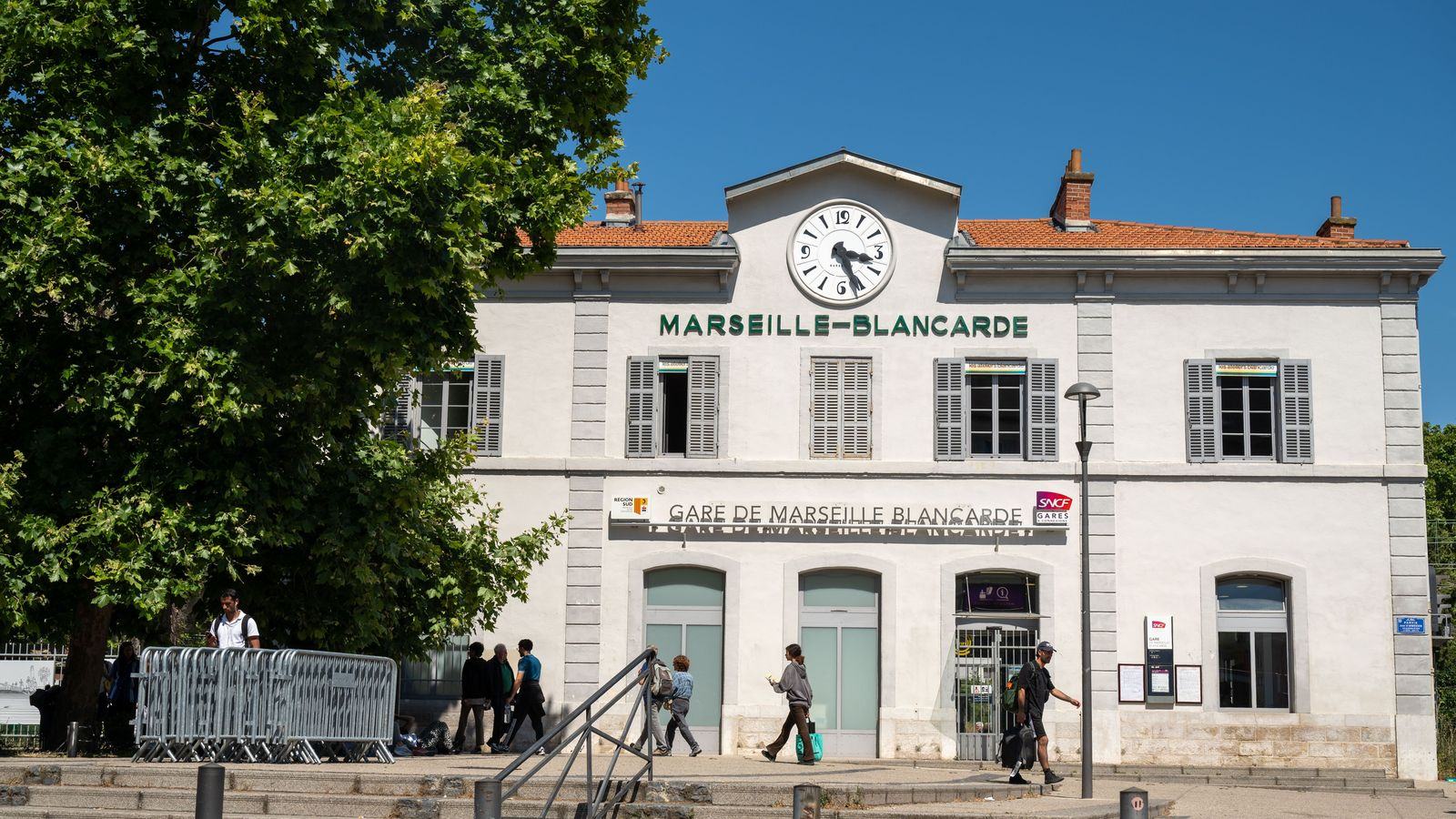 Marseille Saint-Charles Chauffeur | Cars to MRS, Port & Aix