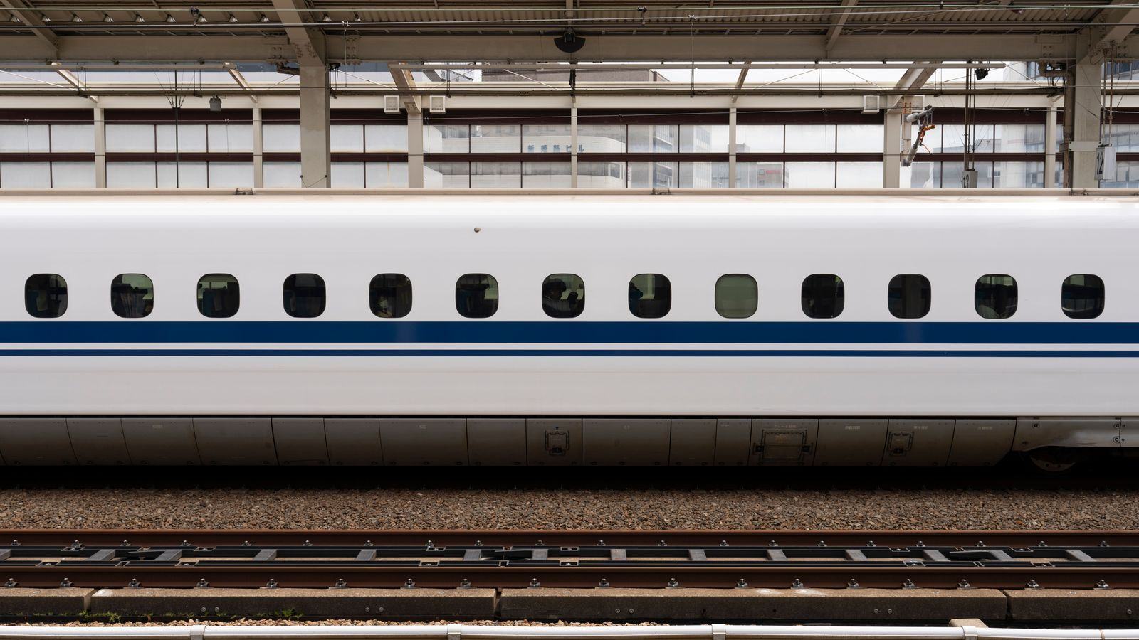 Shin-Osaka Station Chauffeur | Cars to KIX, Itami & Umeda