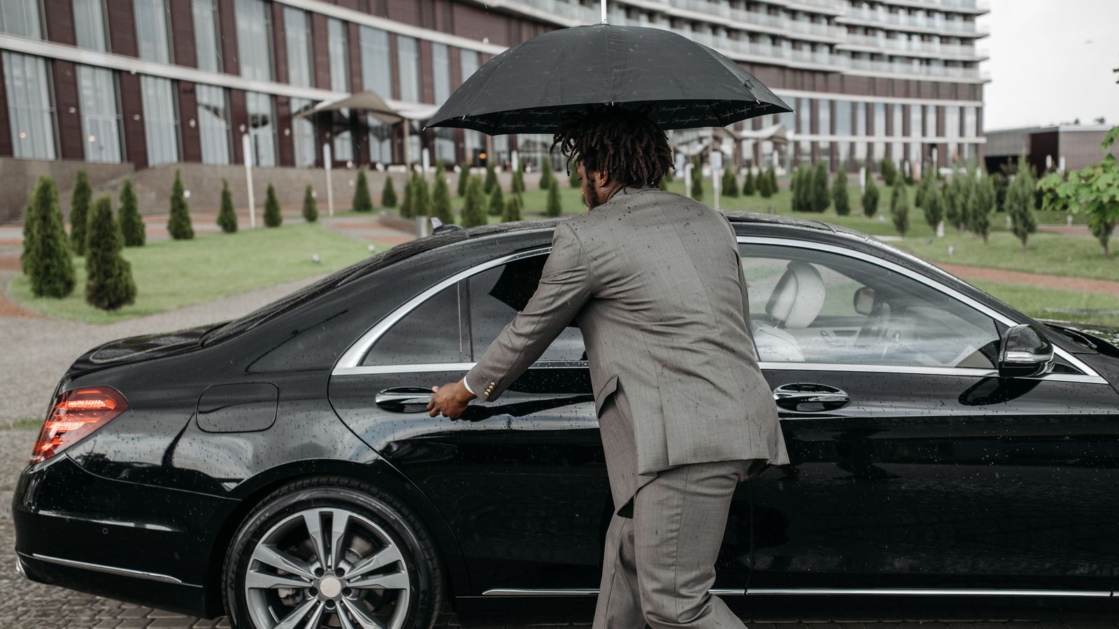 Private chauffeur hire